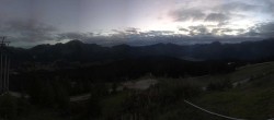 Archived image Webcam Dachstein West: Top station Hornbahn 05:00