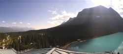 Archived image Webcam Lake Louise: The Fairmont Chateau 12:00