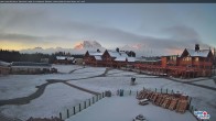 Archived image Webcam Lake Louise - Kokanee Kabin 06:00