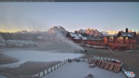Archived image Webcam Lake Louise - Kokanee Kabin 06:00