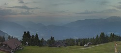 Archiv Foto Webcam Emberger Alm: Almgasthof Fichtenheim 05:00
