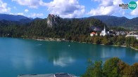 Archiv Foto Webcam Bled: Blick auf See und Burg 13:00