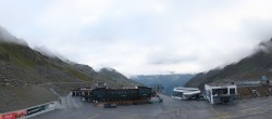 Archiv Foto Webcam Sölden Rettenbachgletscher: Weltcuptribüne und Talstation 05:00