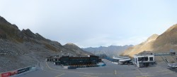Archiv Foto Webcam Sölden Rettenbachgletscher: Weltcuptribüne und Talstation 17:00