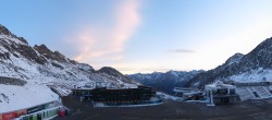 Archiv Foto Webcam Sölden Rettenbachgletscher: Weltcuptribüne und Talstation 06:00