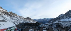 Archiv Foto Webcam Sölden Rettenbachgletscher: Weltcuptribüne und Talstation 07:00