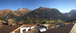 Archived image Webcam Hotel Goldener Berg: village view Oberlech 13:00
