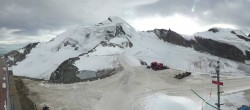 Archiv Foto Webcam Saas Fee: Restaurant Mittelallalin und Gletscherskigebiet 17:00