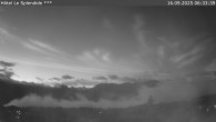 Archiv Foto Webcam Crans Montana: Hotel Le Splendide 05:00