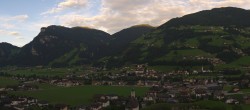 Archived image Webcam View Mayrhofen 05:00