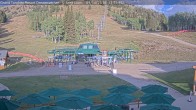 Archived image Webcam Grand Targhee Resort: Base Station Dreamcatcher 17:00