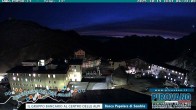 Archived image Webcam Albergo Quarto Pirovano, Passo Stelvio 05:00