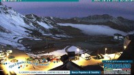 Archived image Webcam Passo Stelvio, Valle del Braulio 06:00