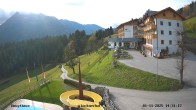Archiv Foto Webcam Kärnten: Hotel Glocknerhof mit Freibad und Wasserrutsche 13:00