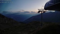 Archived image Webcam Leukerbad, Schwalbennest chairlift 19:00