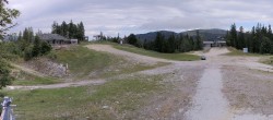 Archiv Foto Webcam Les Tuffes - Blick auf Pisten 15:00