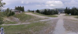 Archiv Foto Webcam Les Tuffes - Blick auf Pisten 17:00