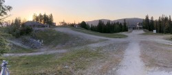 Archiv Foto Webcam Les Tuffes - Blick auf Pisten 01:00