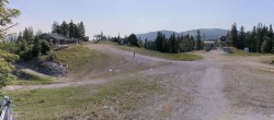 Archiv Foto Webcam Les Tuffes - Blick auf Pisten 04:00