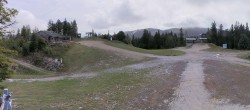 Archiv Foto Webcam Les Tuffes - Blick auf Pisten 09:00