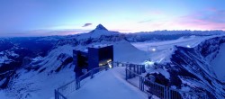 Archiv Foto Webcam Peak Walk Hängebrücke Glacier 3000 05:00