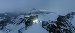 Archiv Foto Webcam Peak Walk Hängebrücke Glacier 3000 17:00