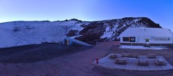 Archived image Webcam Les Deux Alpes (top station chairlift Glacier) 06:00