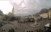 Archiv Foto Webcam Bozen - Panorama Waltherplatz 11:00