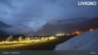 Archiv Foto Webcam Snowfarm Livigno 04:00