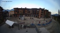 Archiv Foto Webcam Revelstoke Mountain Resort Village 08:00