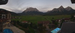 Archiv Foto Webcam Hotel Post Lermoos: Zugspitze 19:00