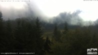 Archived image Webcam Cerreto Laghi Ski Resort - Passo del Cerreto - Monte La Nuda 13:00