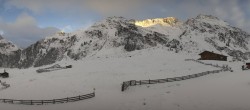 Archived image Webcam Oberiss Alm in the Stubai Oberberg valley 06:00