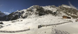 Archived image Webcam Oberiss Alm in the Stubai Oberberg valley 11:00