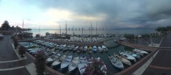 Archived image Webcam Lago di Garda - Bardolino Porto 05:00