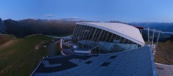 Archived image Webcam Axamer Lizum: Hoadl-Haus und Top station Olympiabahn 05:00