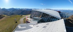 Archived image Webcam Axamer Lizum: Hoadl-Haus und Top station Olympiabahn 13:00