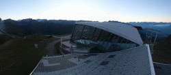 Archived image Webcam Axamer Lizum: Hoadl-Haus und Top station Olympiabahn 17:00