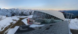 Archiv Foto Webcam Axamer Lizum: Hoadl-Haus und Bergstation Olympiabahn 06:00