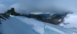 Archived image Webcam Hintertux Glacier - Top station Gefrorene Wand 01:00