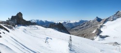 Archived image Webcam Hintertux Glacier - Top station Gefrorene Wand 09:00