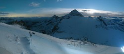 Archiv Foto Webcam Hintertuxer Gletscher - Bergstation Gefrorene Wand 23:00