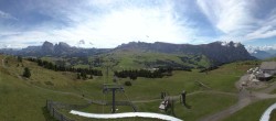 Archived image Webcam Panorama of the Alpe di Siusi from the Puflatsch mountain station 11:00