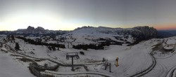 Archived image Webcam Panorama of the Alpe di Siusi from the Puflatsch mountain station 06:00