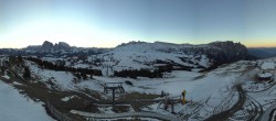 Archived image Webcam Panorama of the Alpe di Siusi from the Puflatsch mountain station 06:00