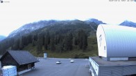 Archived image Webcam Glacier 3000: Col du Pillon Base station 05:00