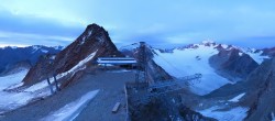Archived image Webcam Sölden: Top Station Tiefenbach Glacier 05:00