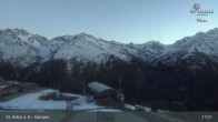 Archived image Webcam Mountain Restaurant Gampen / Top Station Gampenbahn 04:00