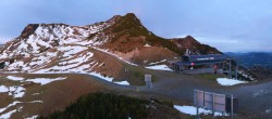 Archived image Webcam Top station of Reckmoos chairlift 06:00