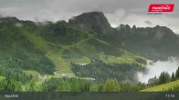 Archiv Foto Webcam Nassfeld: Blick ins Skigebiet 16:00